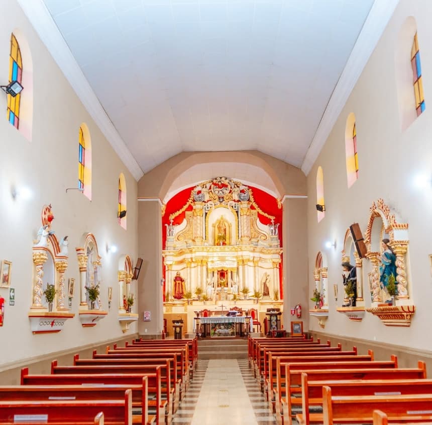 Interior de la iglesia
